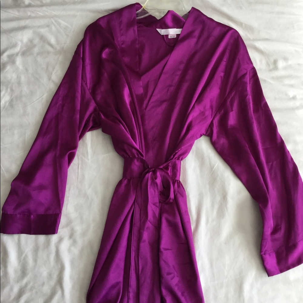 NWOT VS Fuschia Robe